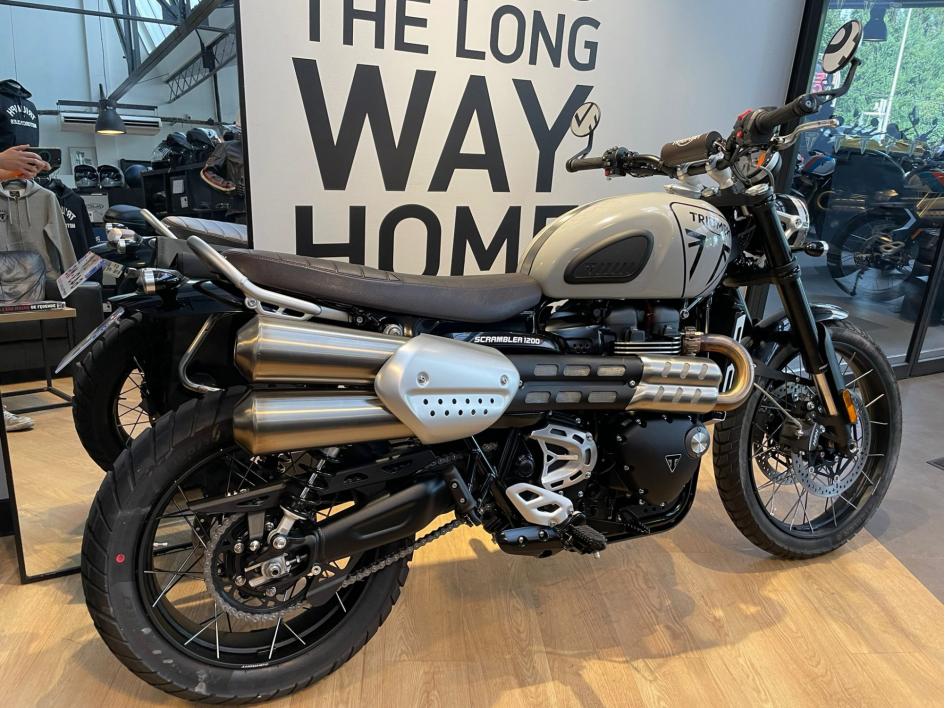 TRIUMPH SCRAMBLER 1200 X - 2700 KMS - MARS 2024 - 1 ERE MAIN