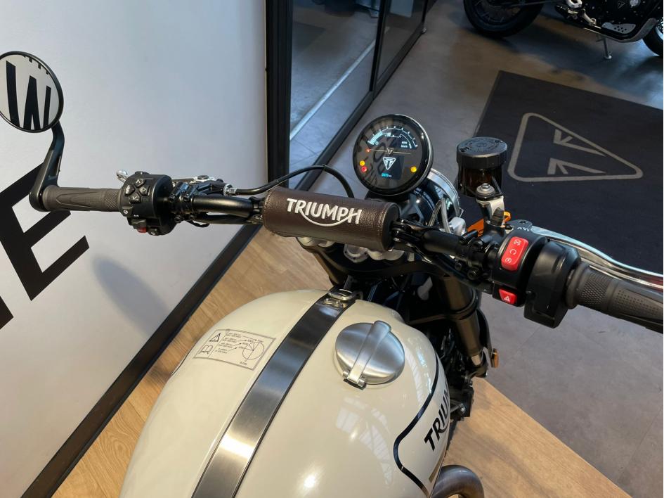 TRIUMPH SCRAMBLER 1200 X - 2700 KMS - MARS 2024 - 1 ERE MAIN