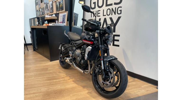 TRIUMPH TRIDENT 660