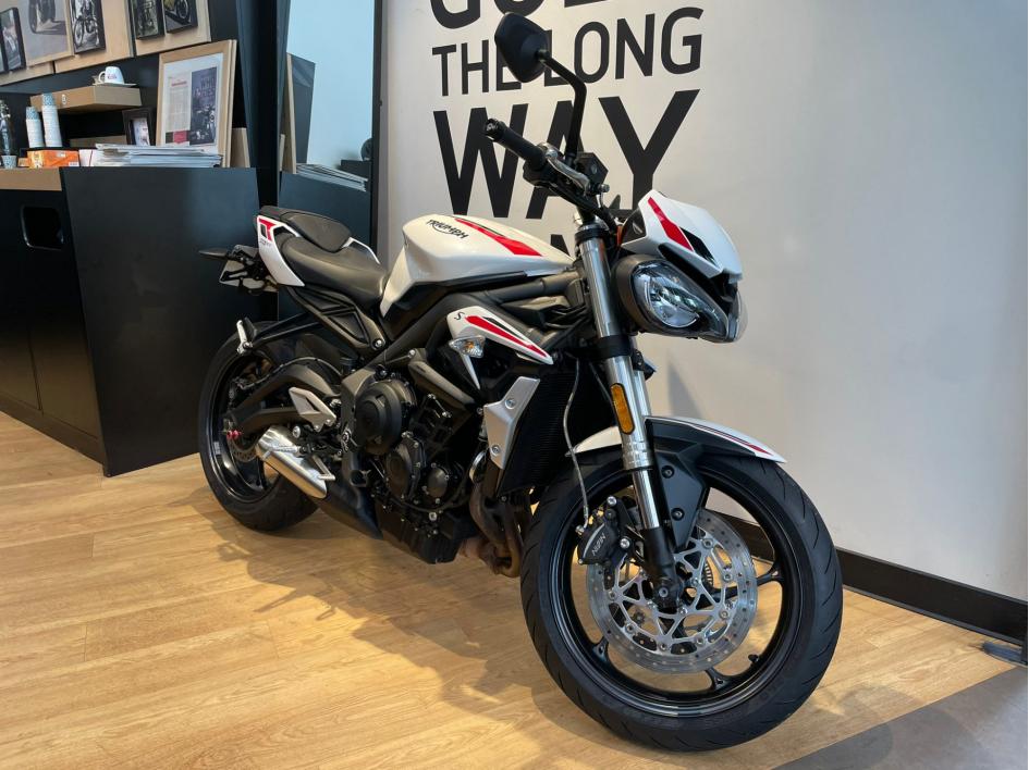 TRIUMPH STREET TRIPLE 660 S A2 - BRIDEE A2 - 20 700 KMS - FEVRIER 2021