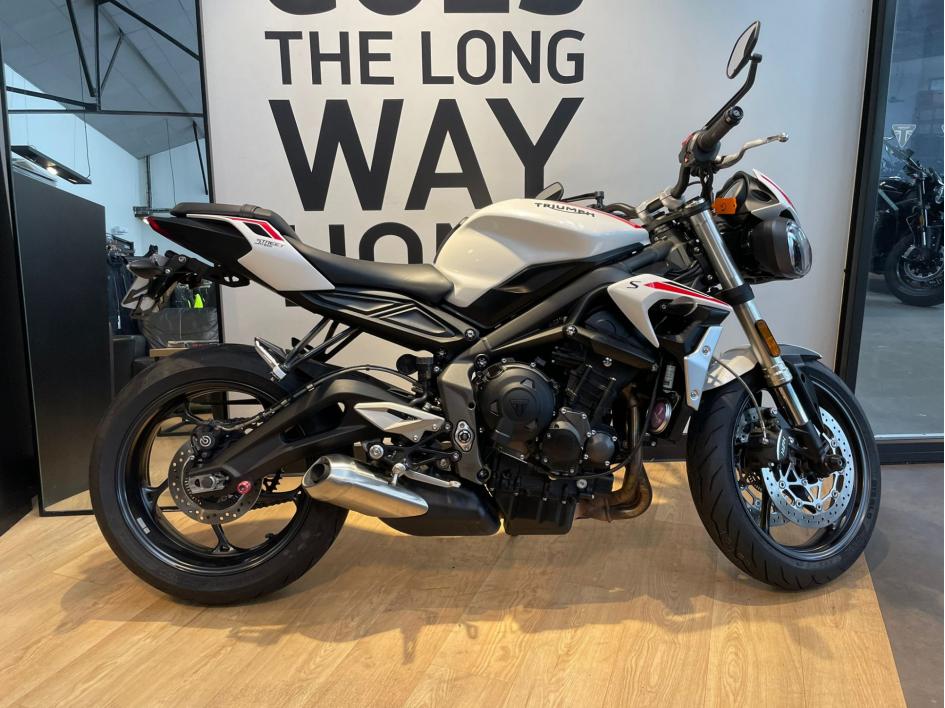 TRIUMPH STREET TRIPLE 660 S A2 - BRIDEE A2 - 20 700 KMS - FEVRIER 2021