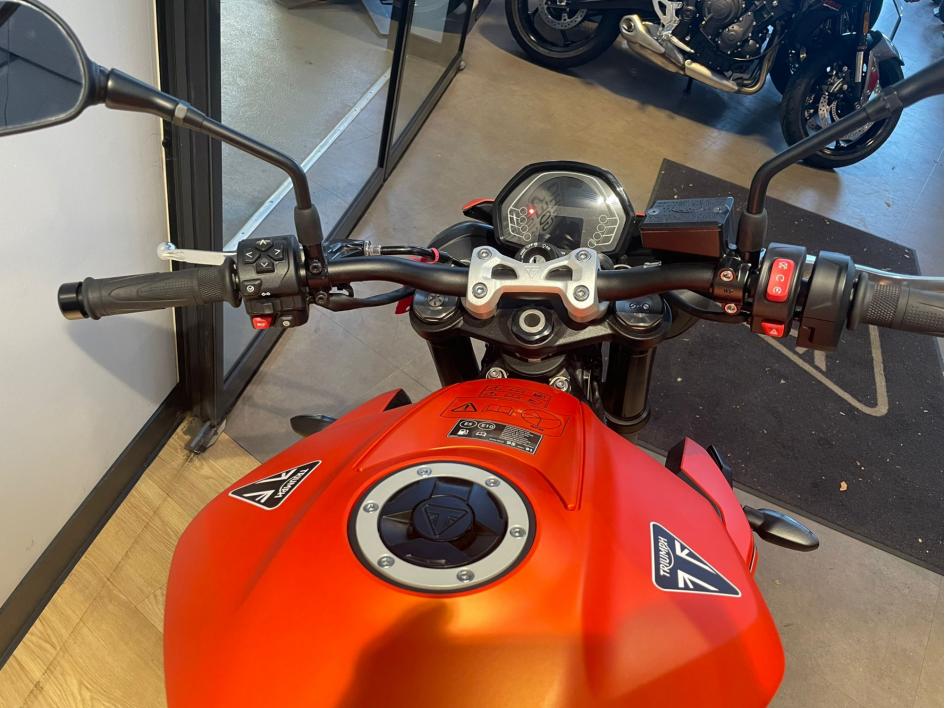TRIUMPH STREET TRIPLE 765 R A2 - 800 KMS - JUILLET 2025
