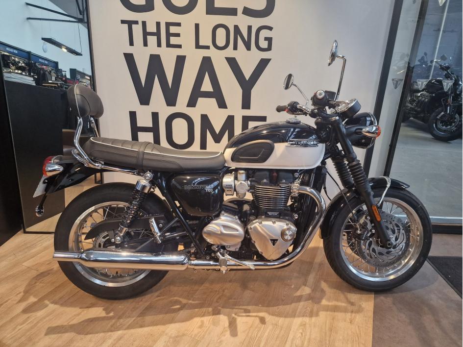 TRIUMPH BONNEVILLE T120 1200KMS 04/2025 SISSY BAR