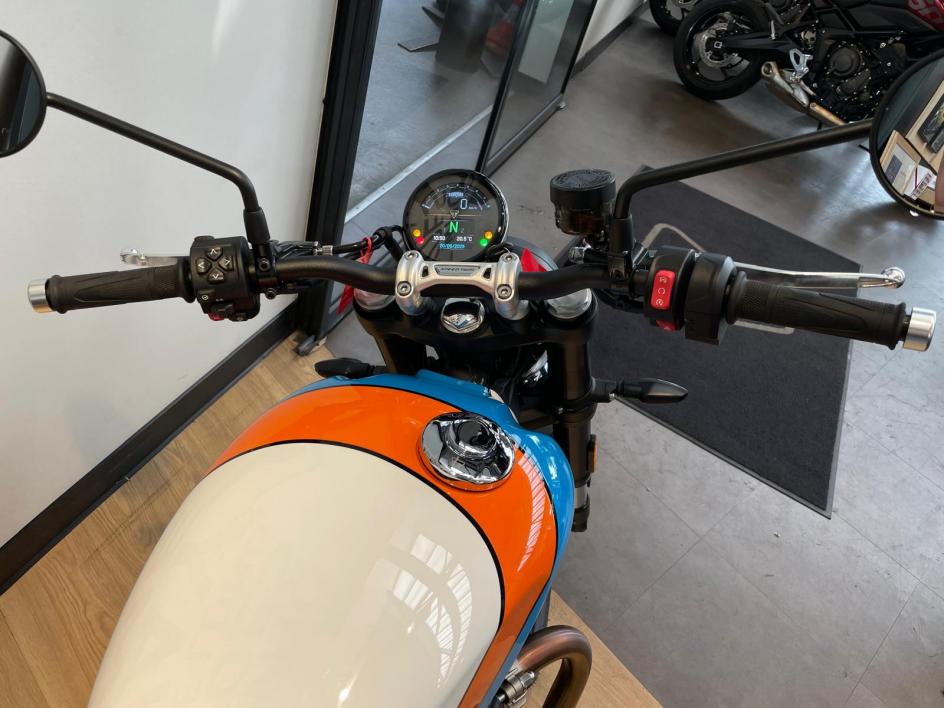 TRIUMPH SPEED TWIN 900 - BRIDEE A2 - 1000 KMS - FEVRIER 2025