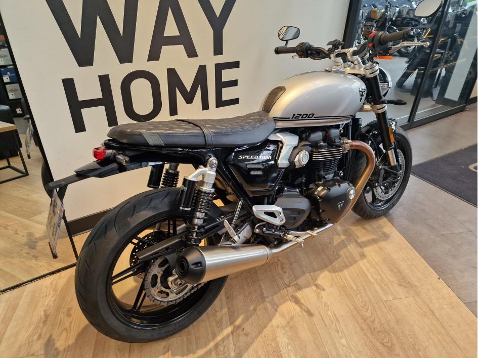 TRIUMPH SPEED TWIN 1200 DEPOT VENTE MARS 2025