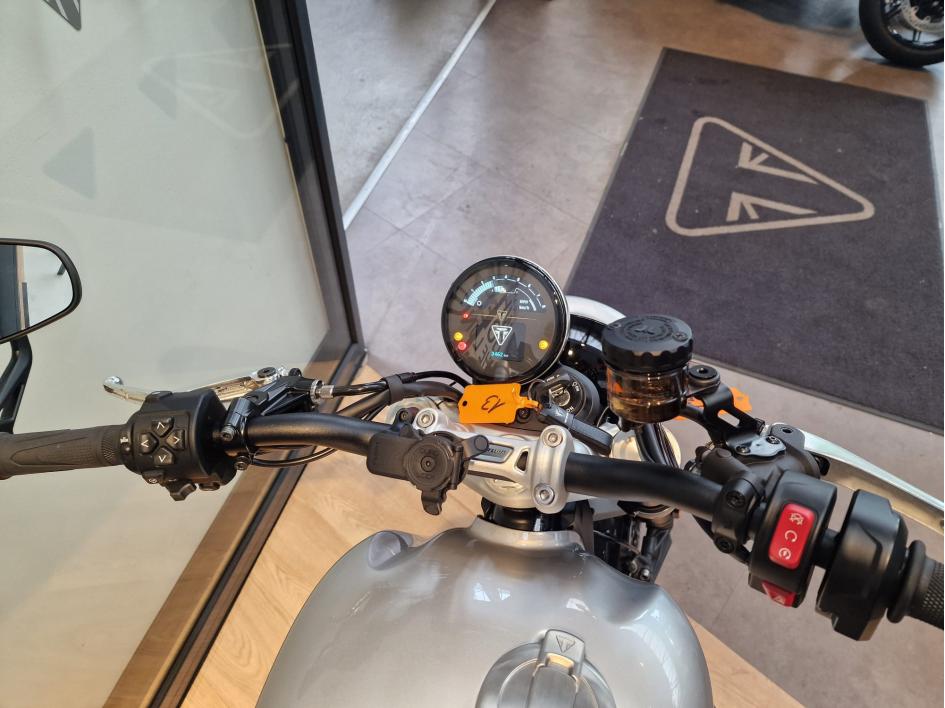 TRIUMPH SPEED TWIN 1200 DEPOT VENTE MARS 2025
