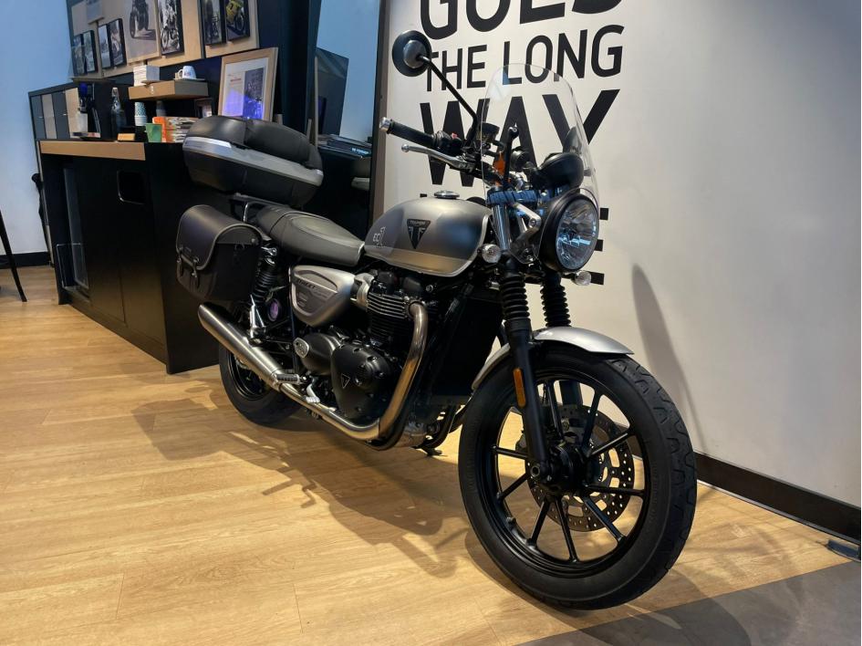 TRIUMPH STREET TWIN 900 EC1 Edition 07/22 1ERE MAIN 4350KMS DEPOT VENTE BRIDABLE A2