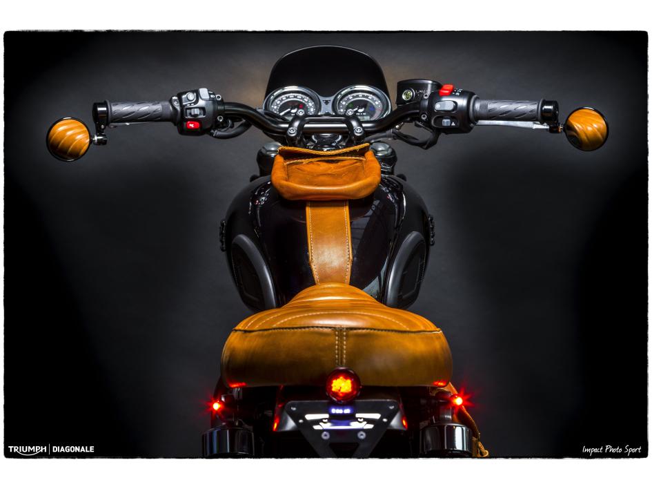 BONNEVILLE T120 BLACK
