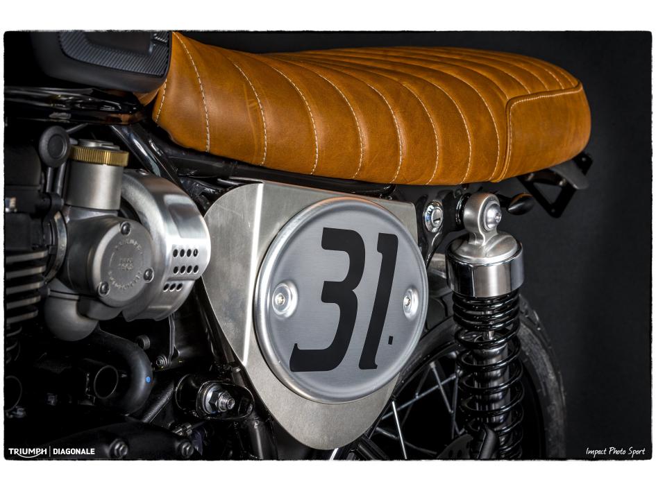 BONNEVILLE T120 BLACK
