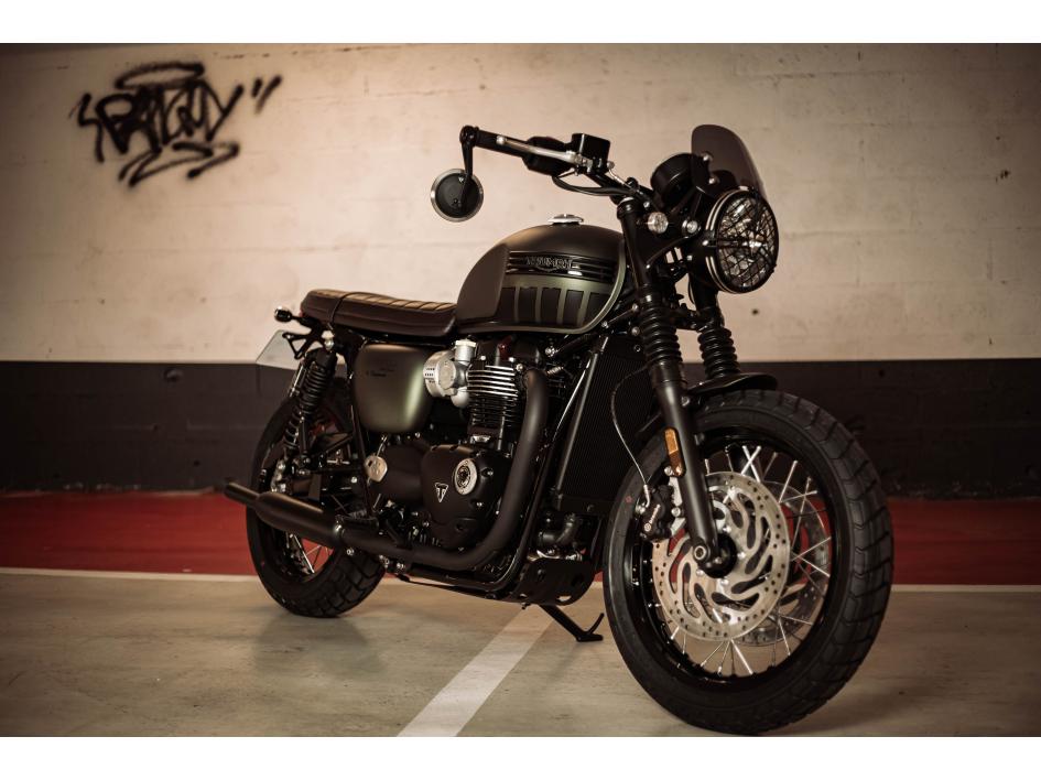 BONNEVILLE T120 BLACK BY DIAGONALE