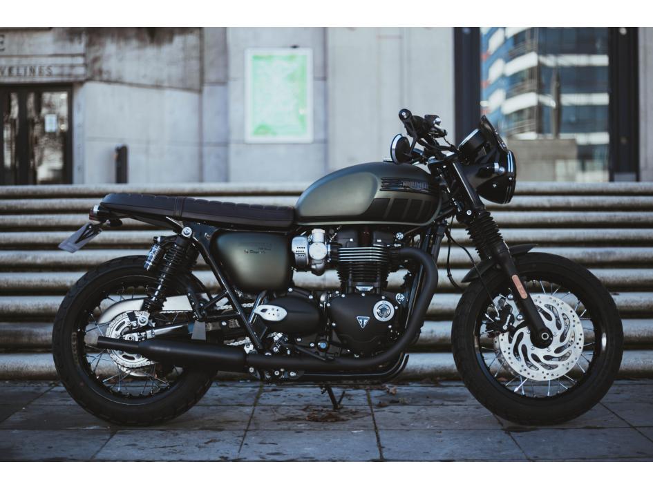 BONNEVILLE T120 BLACK BY DIAGONALE