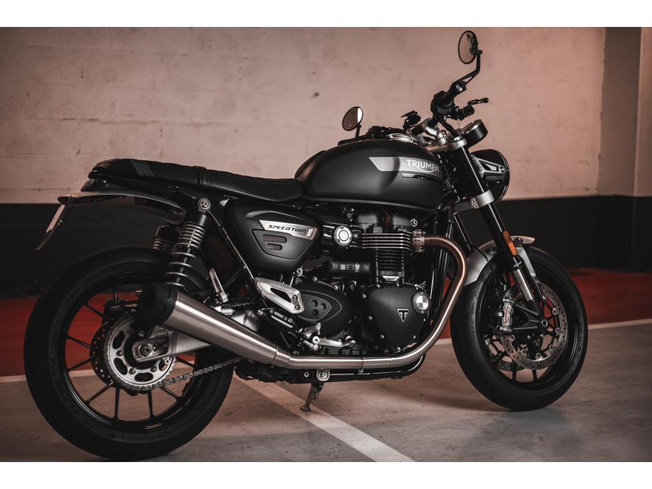 SPEED TWIN 
