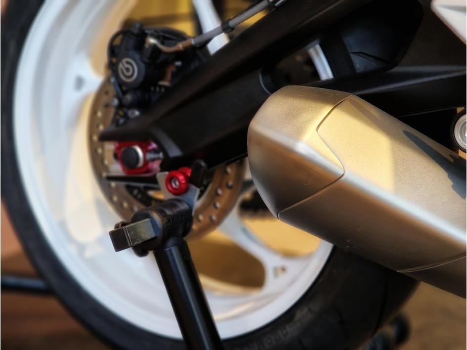 STREET TRIPLE R 2024