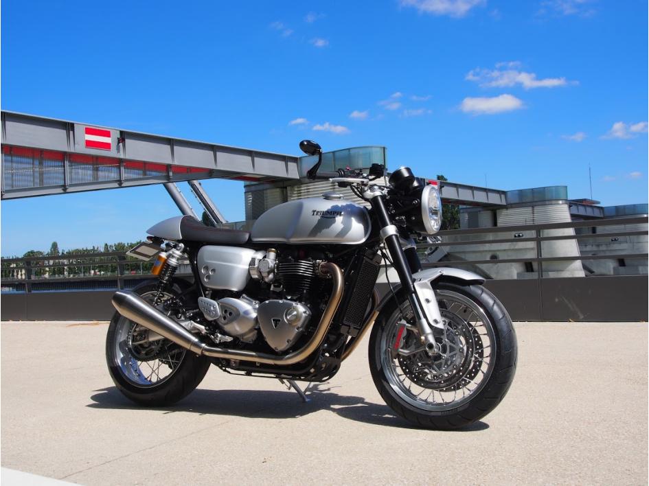 THRUXTON R 1200