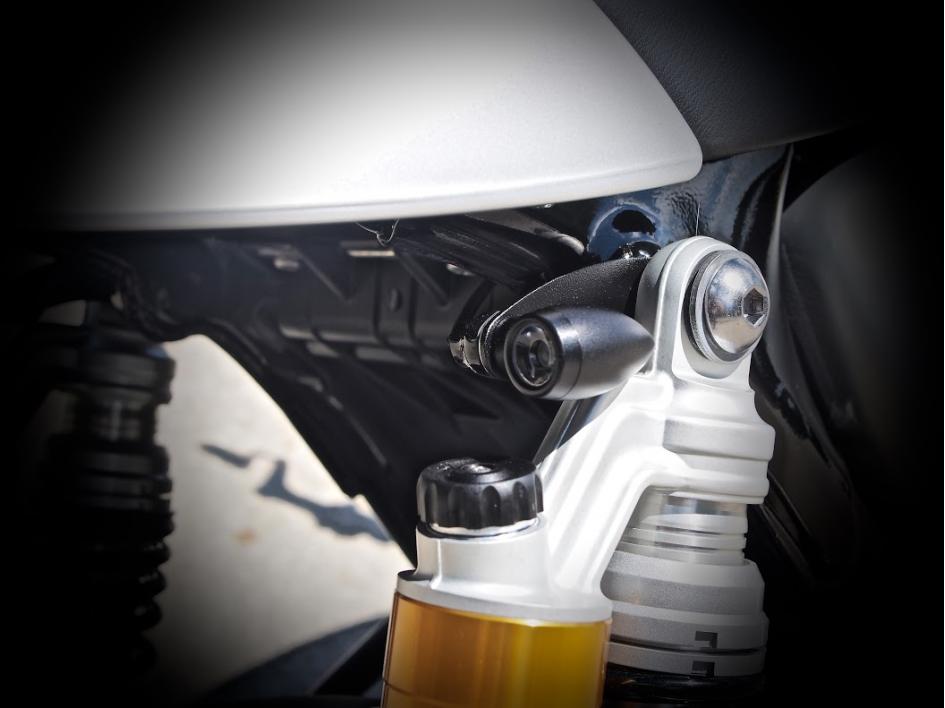 THRUXTON R 1200
