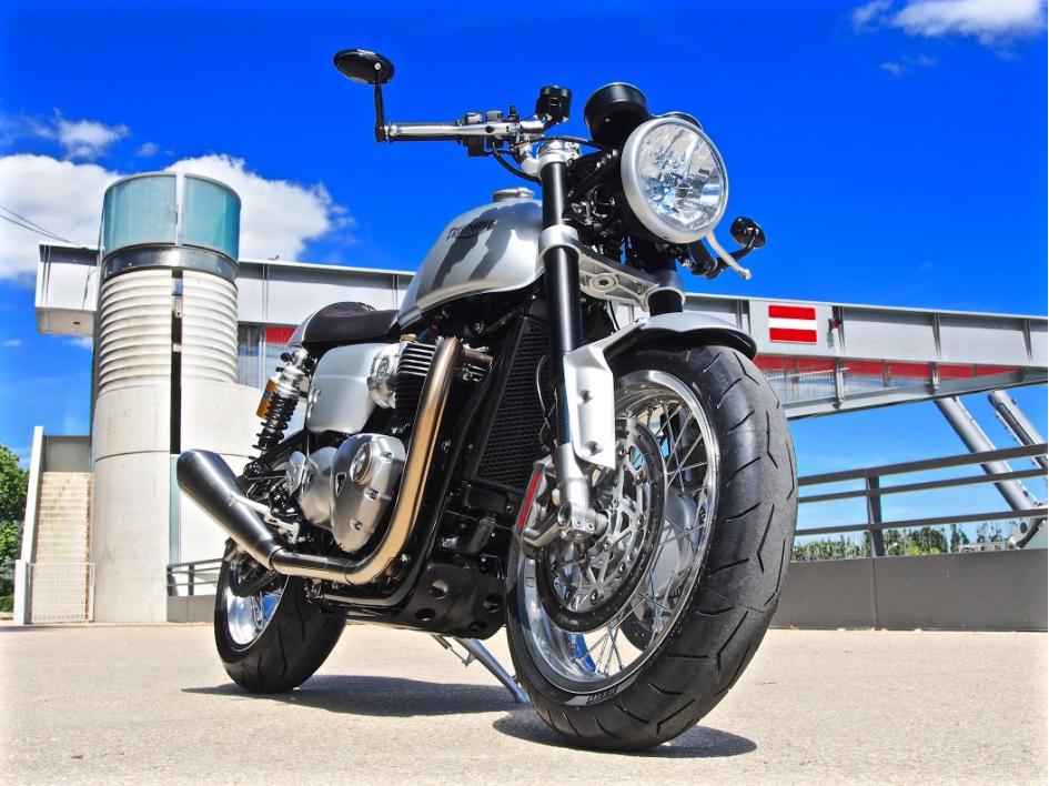THRUXTON R 1200
