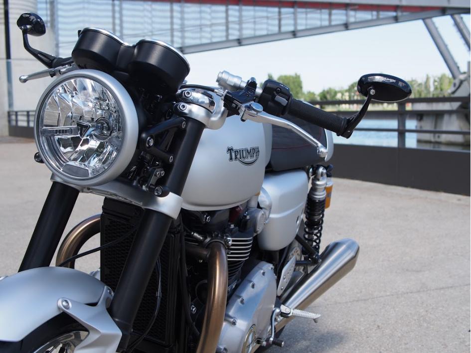 THRUXTON R 1200