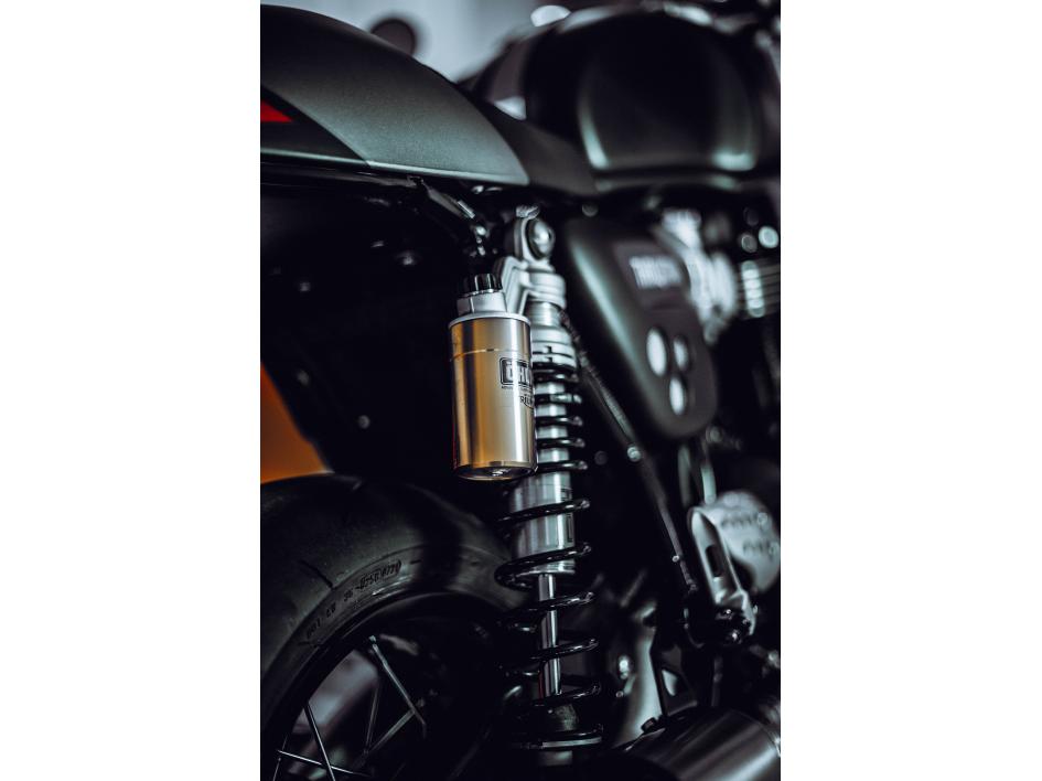 THRUXTON RS JEKILL AND HIDE