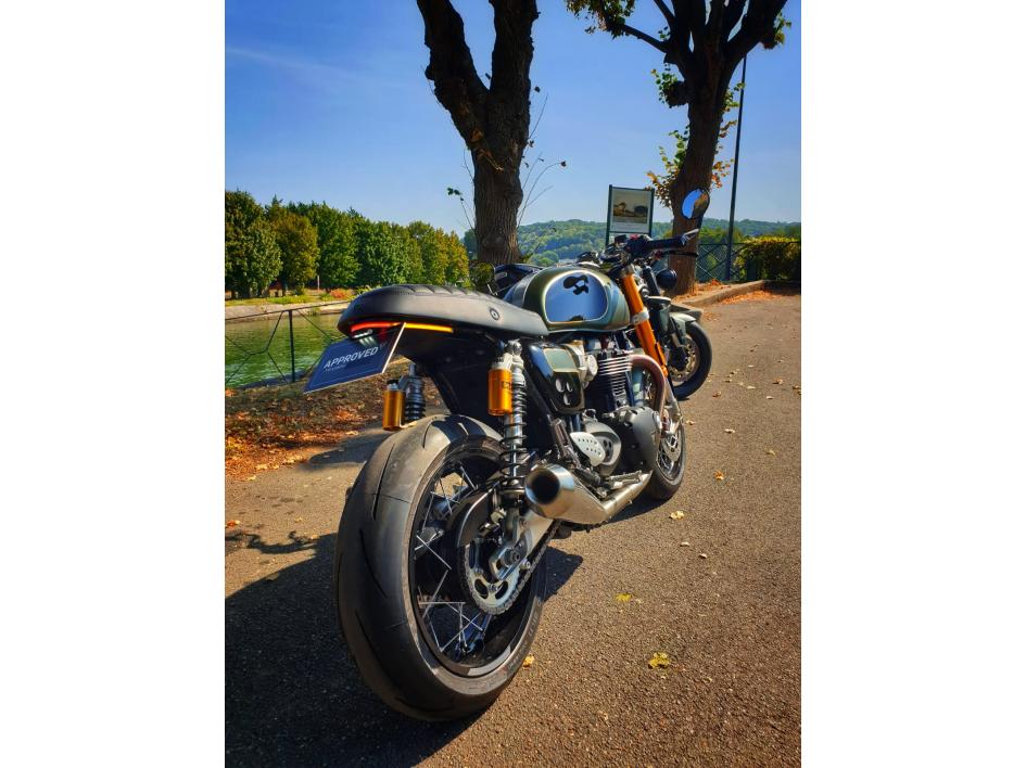 Thruxton RS Matt Khaki Green