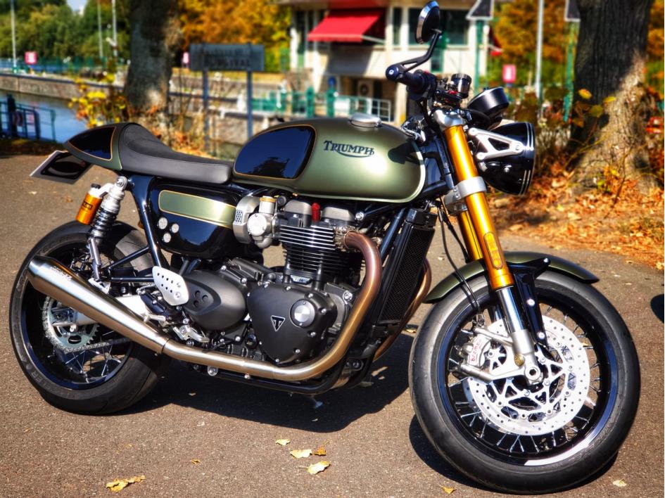 Thruxton RS Matt Khaki Green
